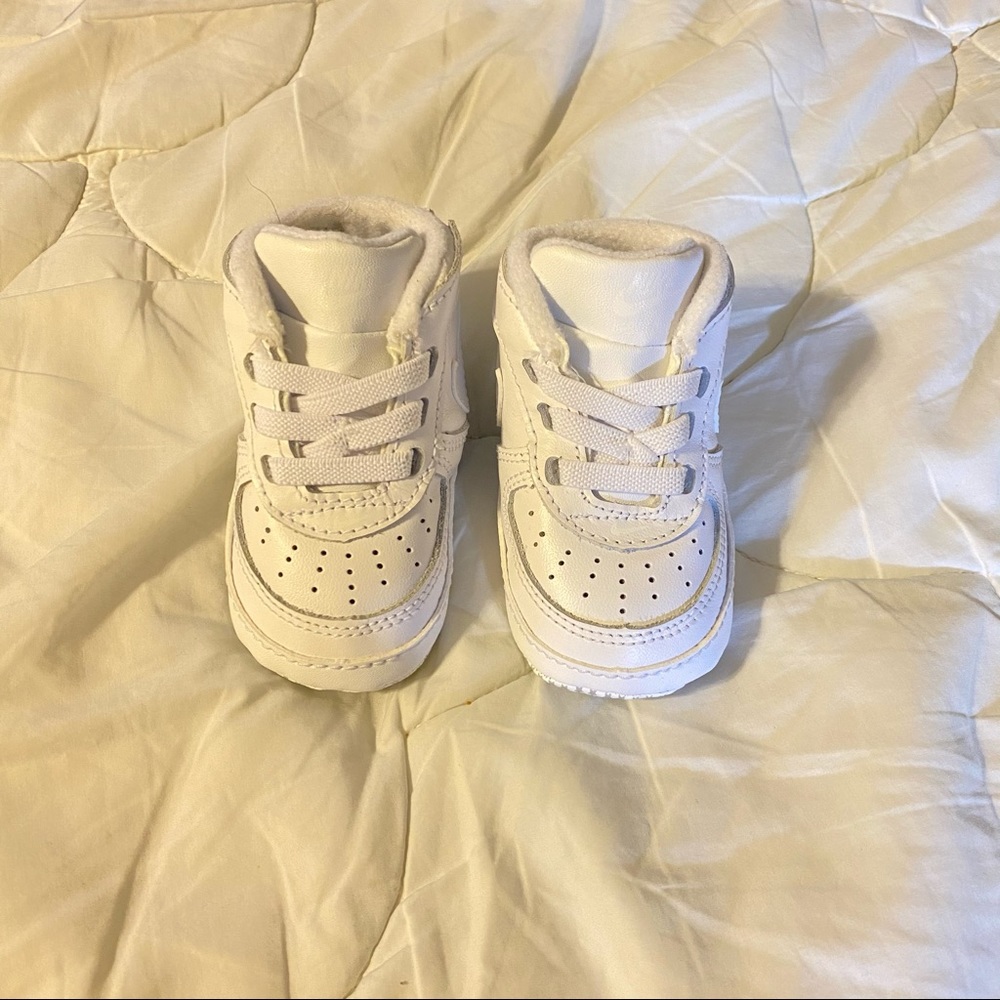 Nike soft bottom shoes